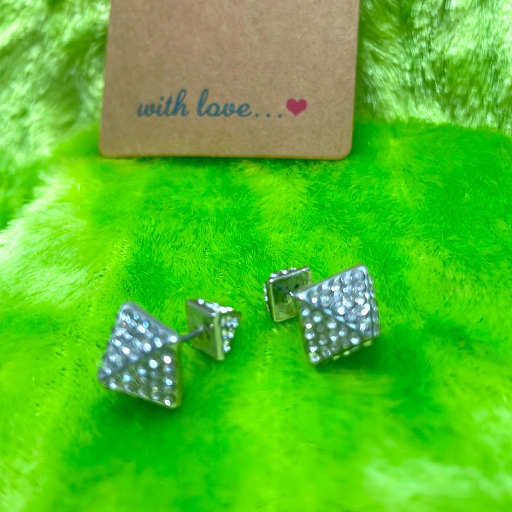 Blink Blink earrings